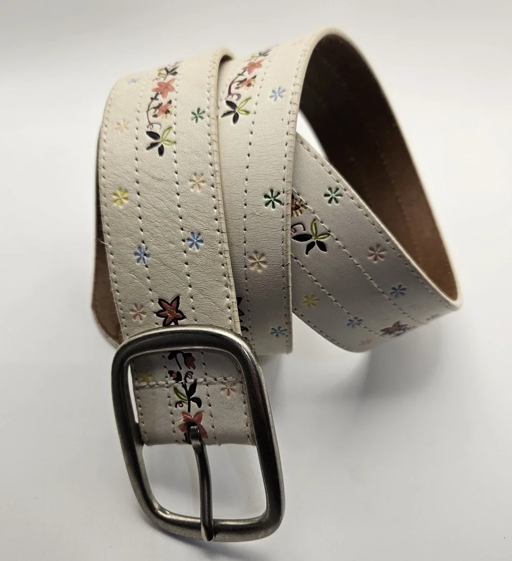 Aeropostale Ivory Flower Leather Belt Womens Medium Boho Peasant Style 1 1/2